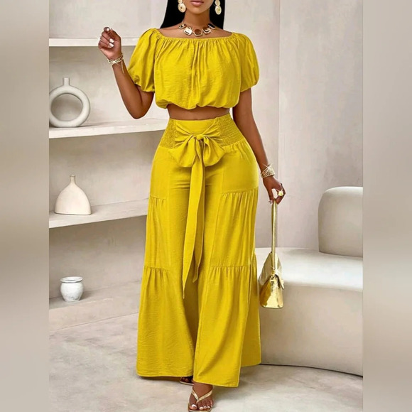 Summer Beach Vacation Style One-Shoulder Puff-Sleeved Ruffled Strapless